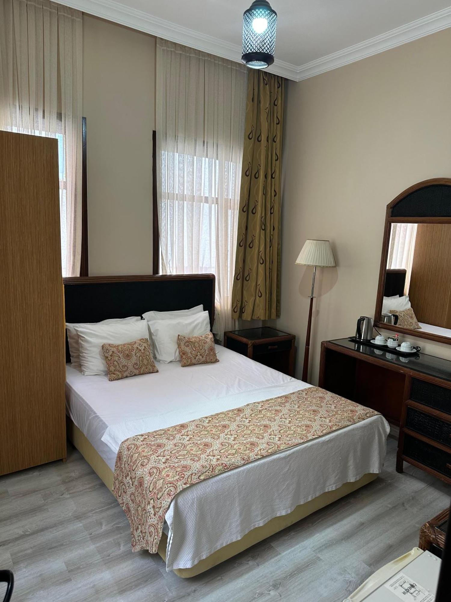 Loost Town Inn Hotel Antalya Exterior foto